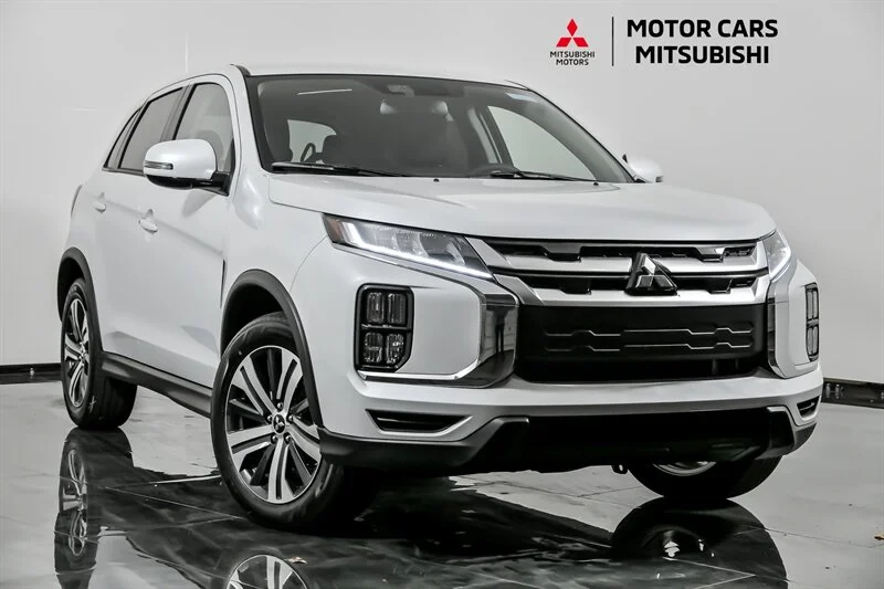 2025 Mitsubishi Outlander Sport 2.0 SE AWC CVT's photo