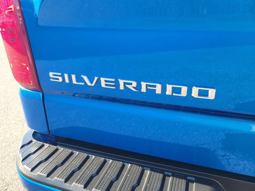 2023 Chevrolet Silverado 1500 Custom view 11