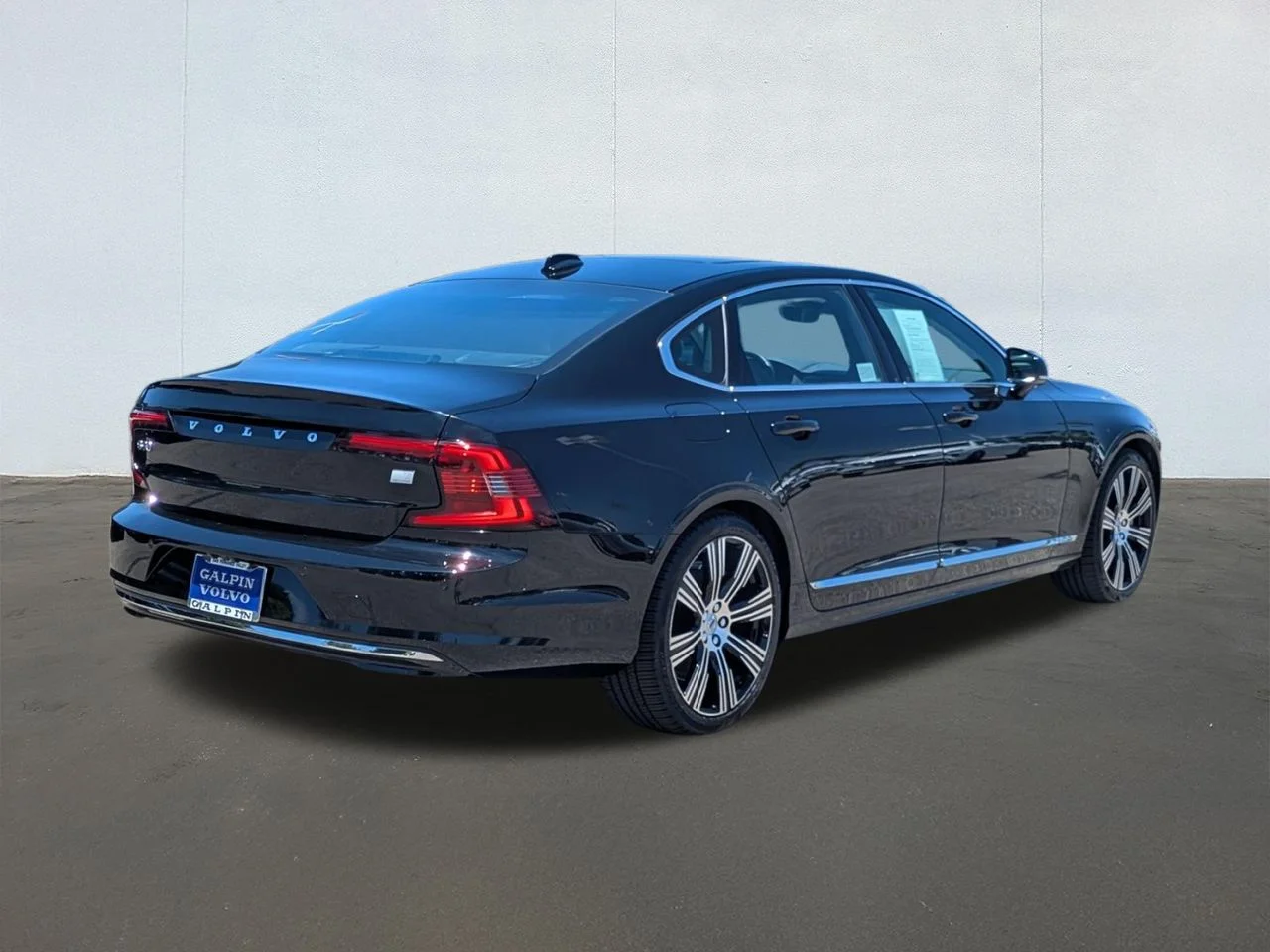 Certified Used 2023 Black Stone Volvo Ultimate image 5