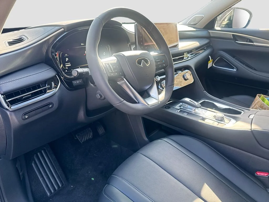 New 2027 MINERAL BLACK INFINITI Luxe FWD image 9