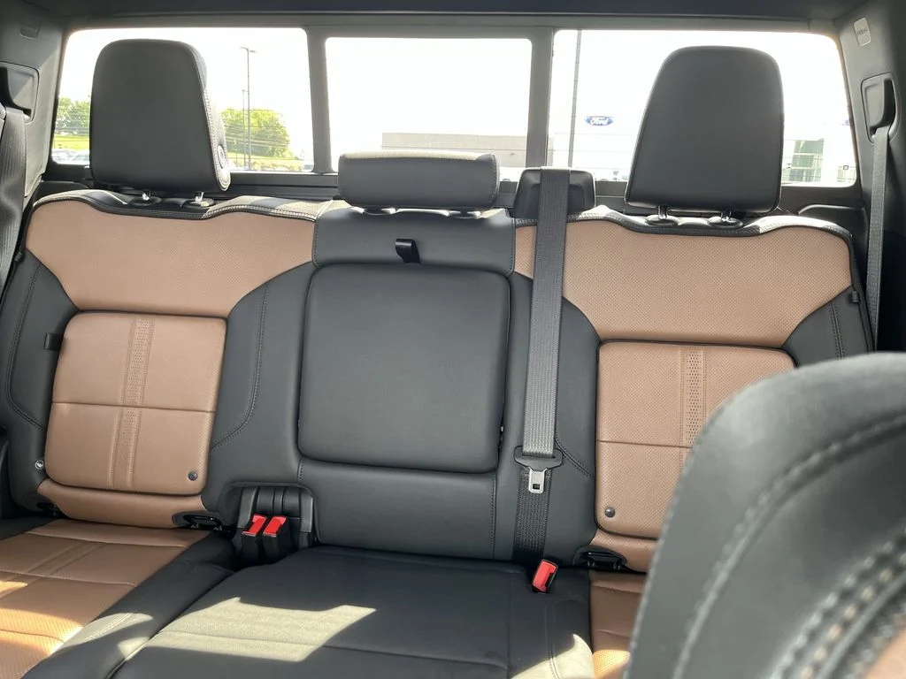 Used 2025 Black Chevrolet High Country image 23