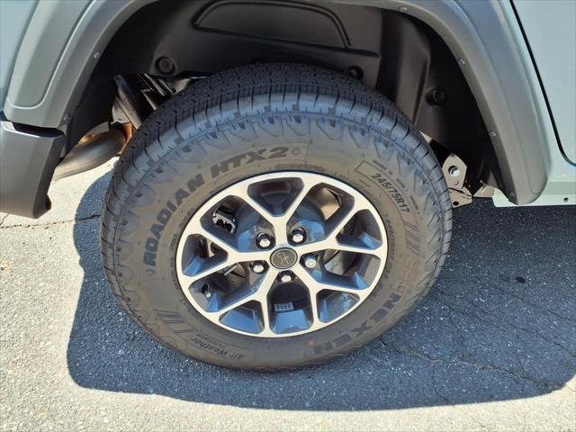 New 2026 Earl Clearcoat Jeep Sport S image 11