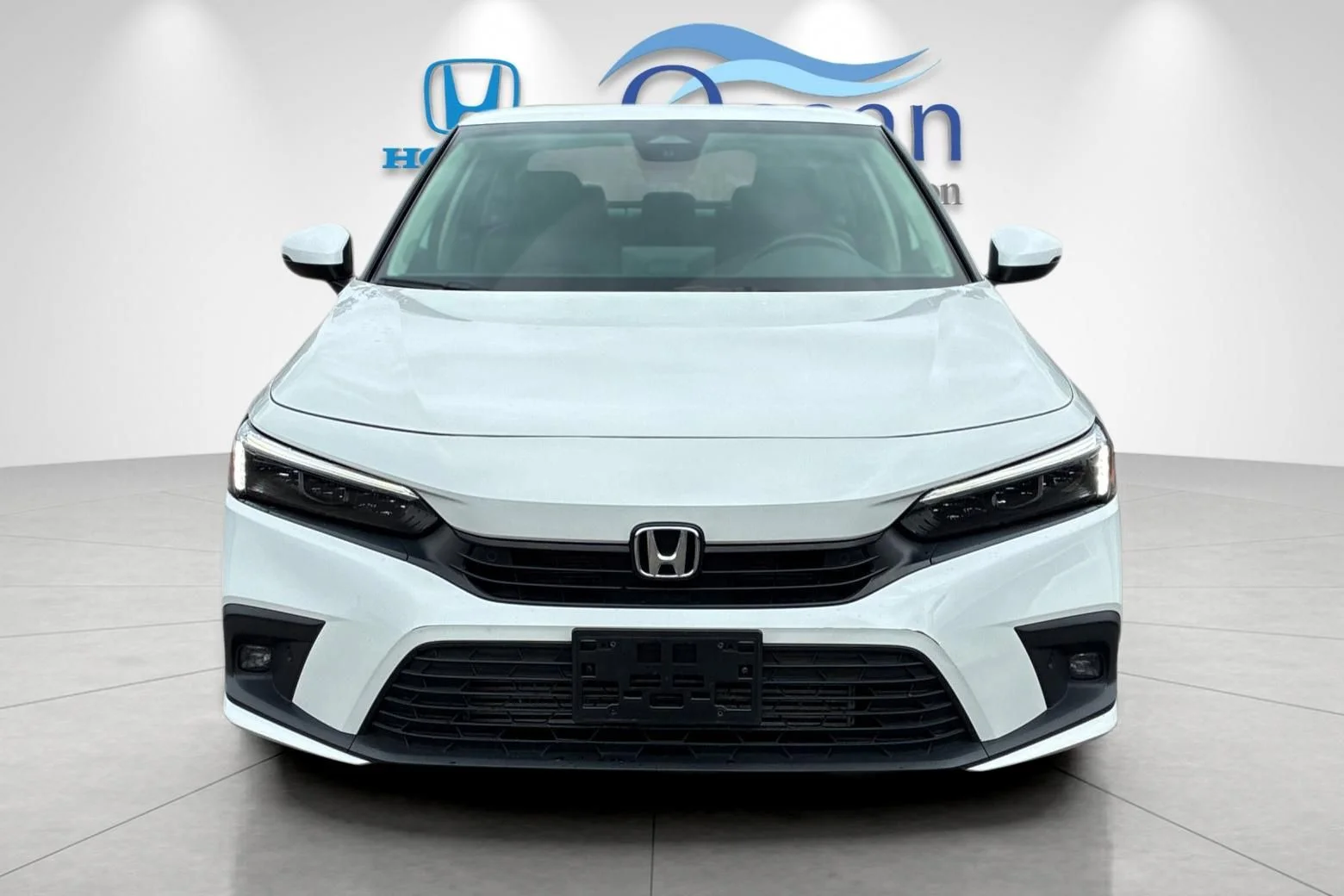 Used 2024 Platinum White Pearl Honda Touring image 8
