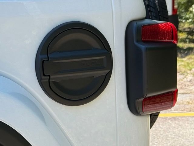 2025 Jeep Wrangler 4-Door Sahara - Photo 9