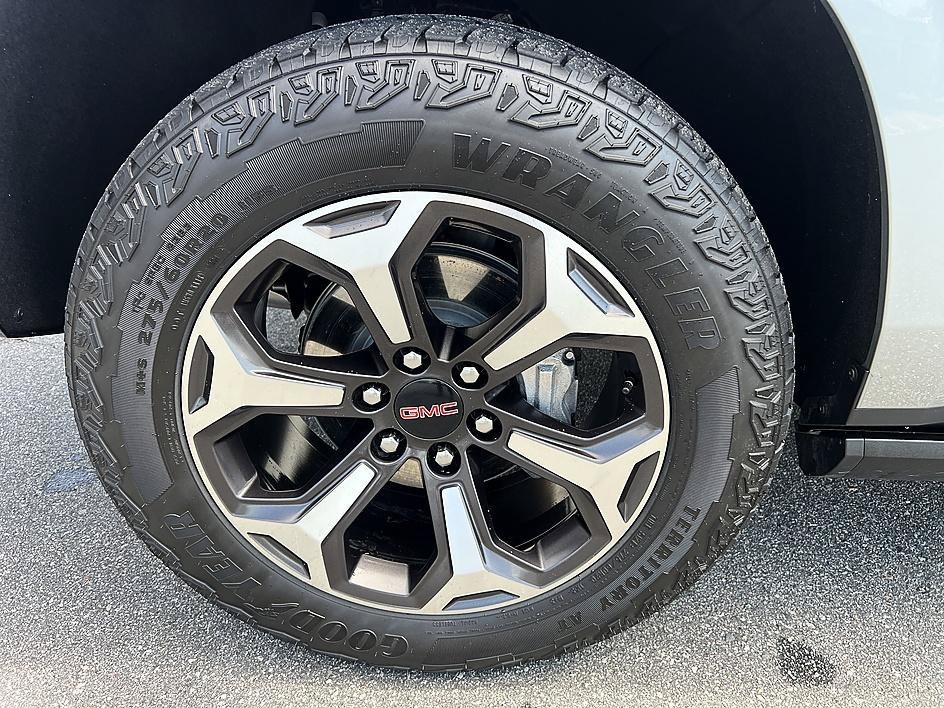 Used 2025 Sterling Metallic GMC AT4 Ultimate image 10