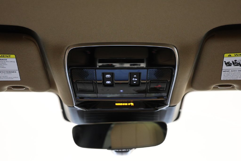New 2027 Belgravia Green LAND ROVER SE image 14