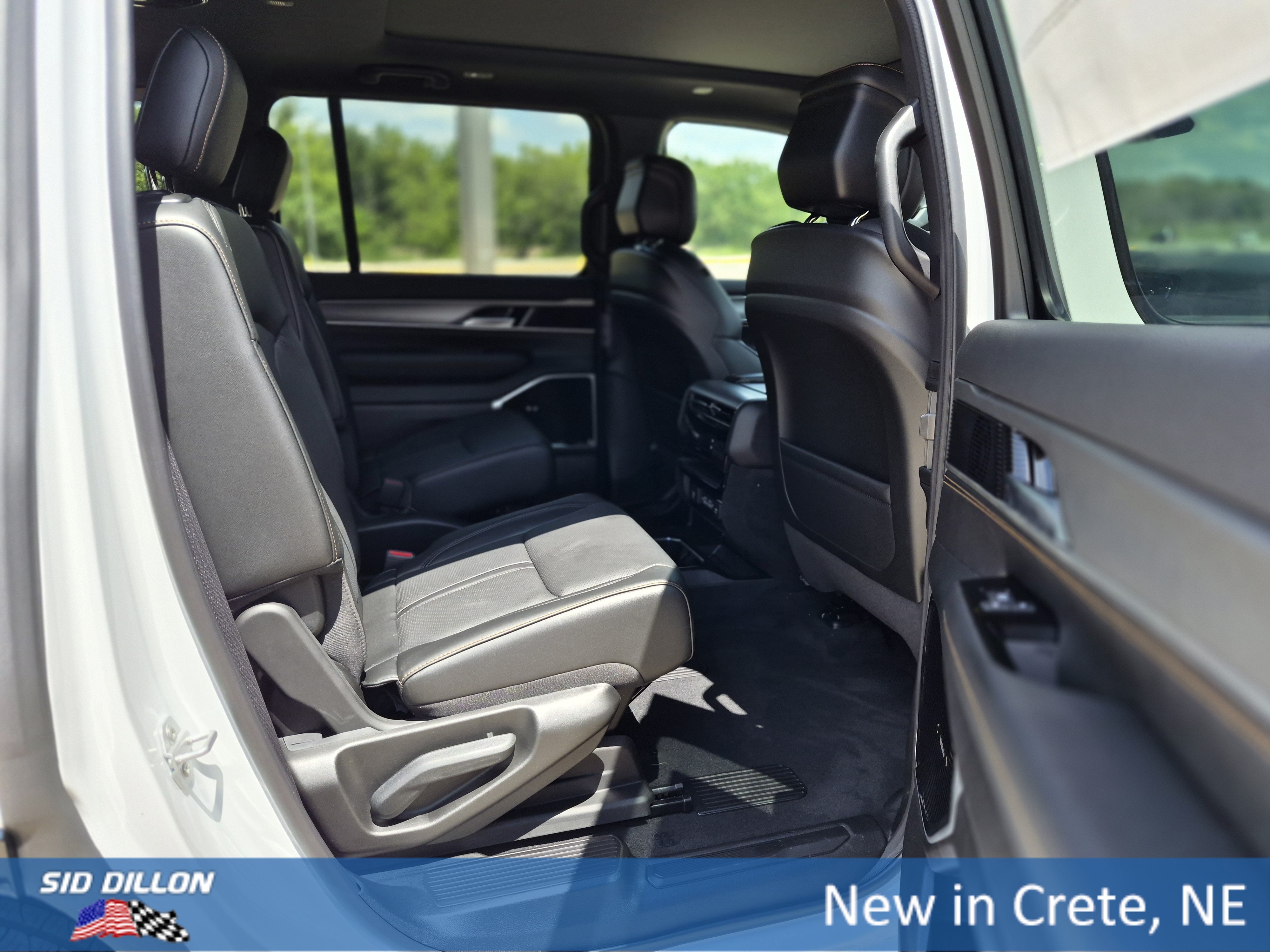New 2026 Bright White Clear-Coat Exterior Paint Jeep 85th Anniversary image 5