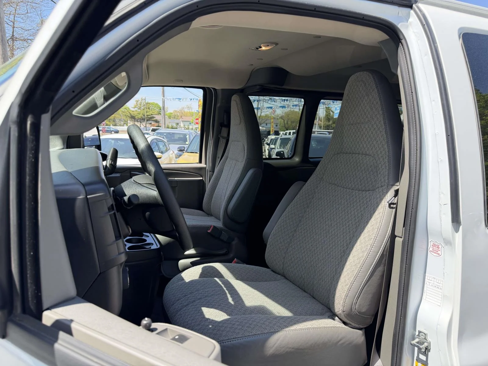 Used 2025 White GMC LT image 22