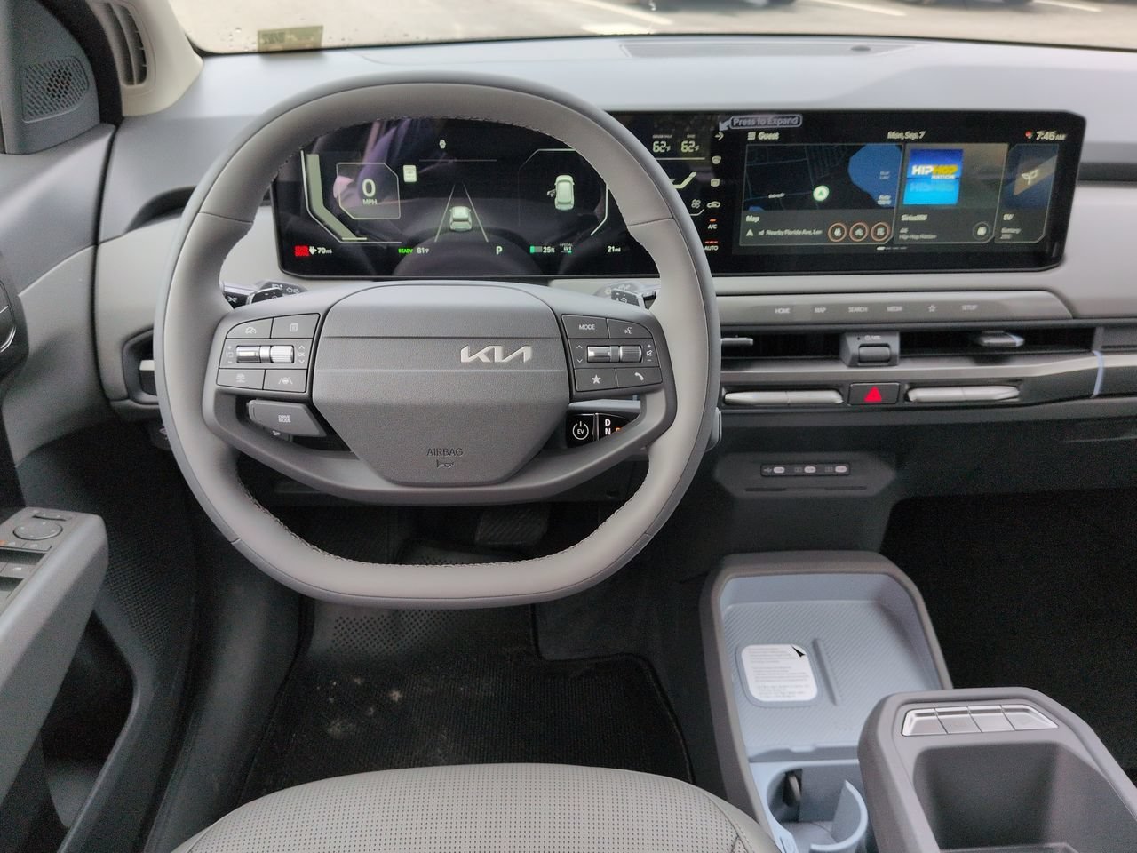 New 2027 Interstellar Gray Kia Wind image 17