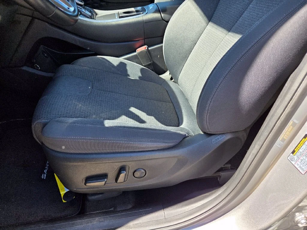 Used 2023 Silver Hyundai SEL image 10
