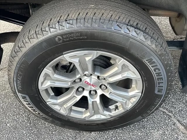Certified Used 2025 Sterling Metallic GMC SLT image 35