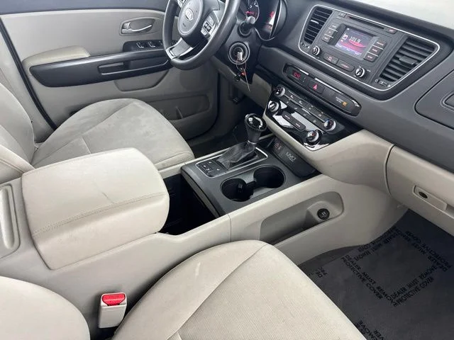 Used 2015 White Kia LX image 23