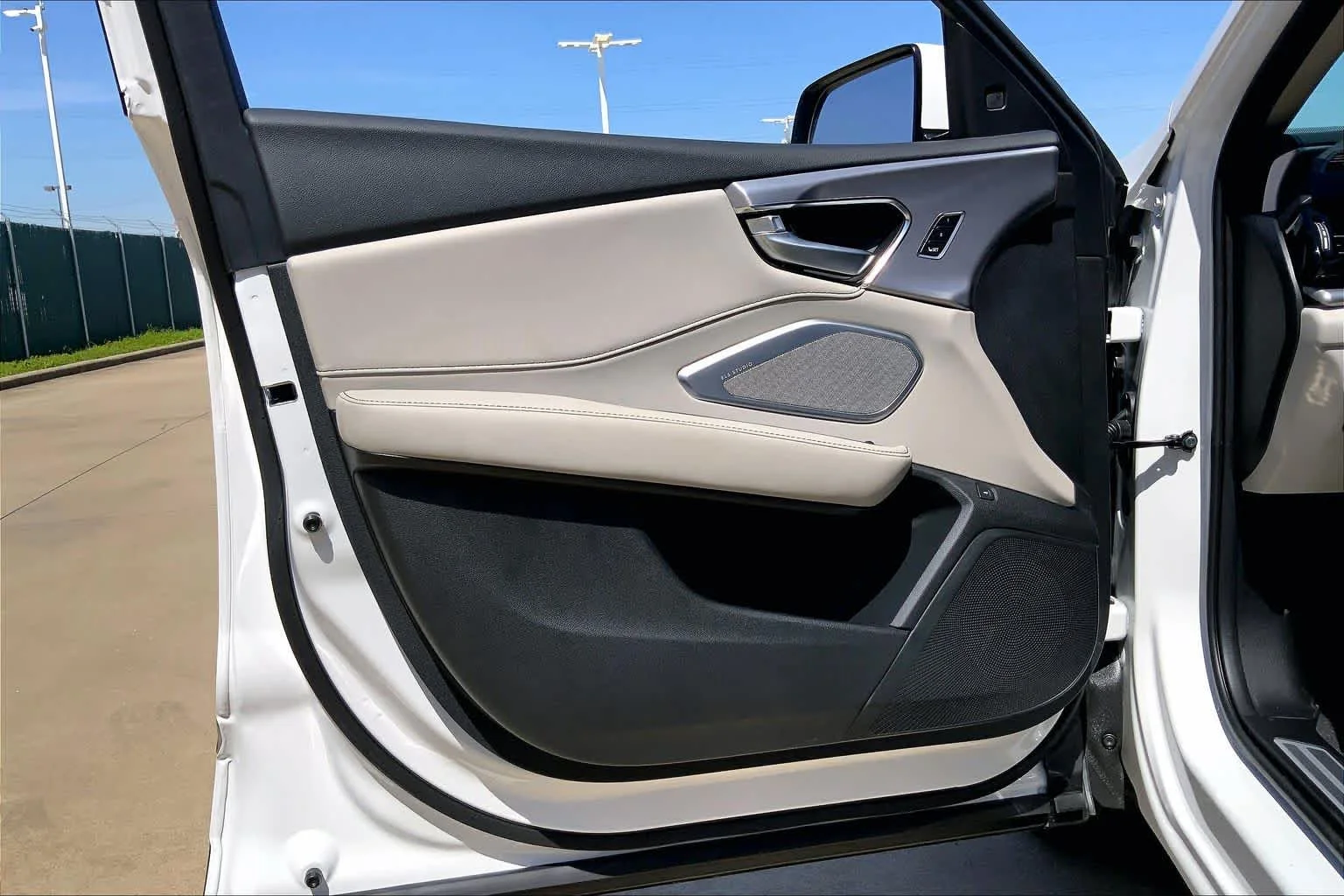 New 2026 Platinum White Pearl Acura w/Technology Package image 10