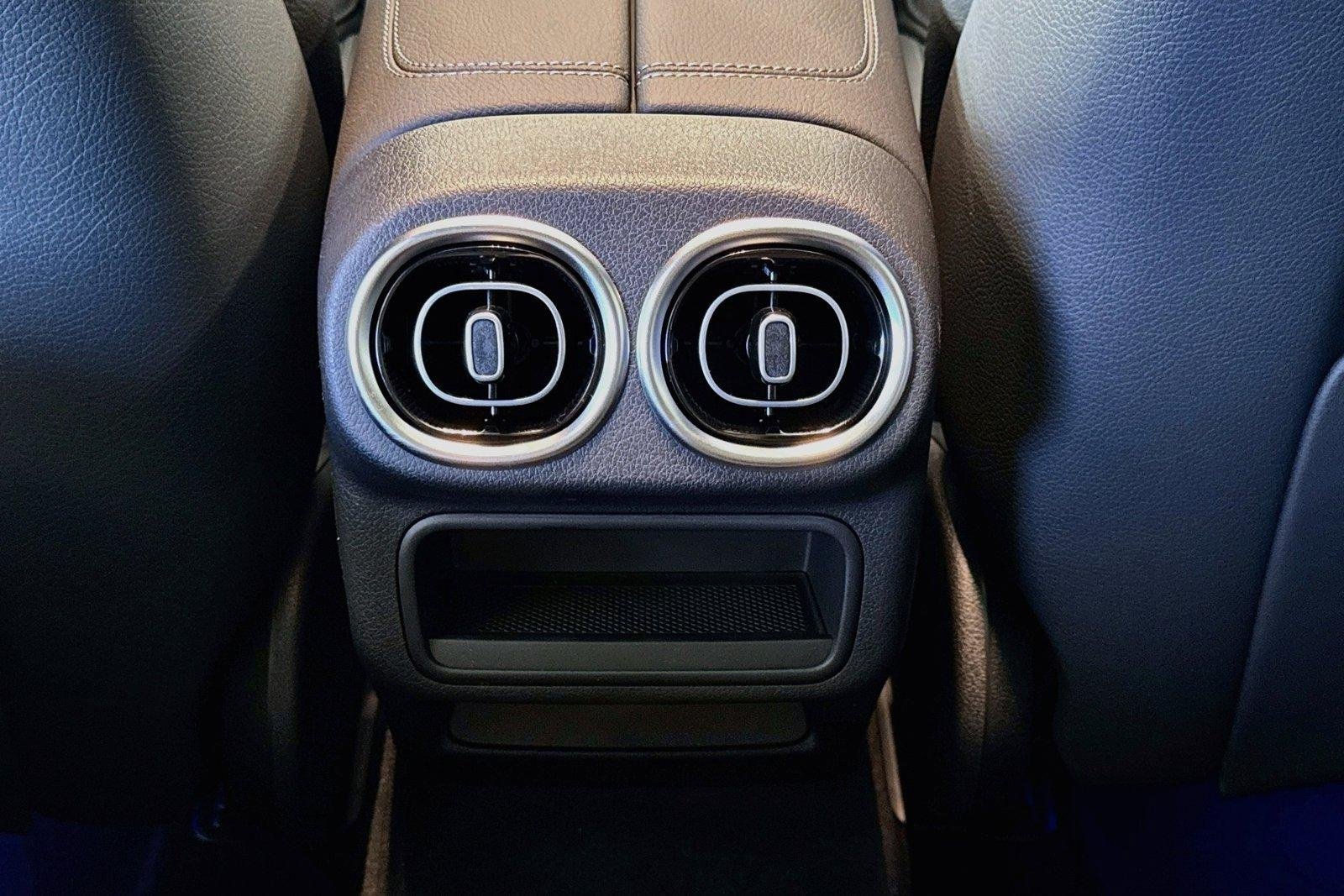 New 2026 Polar White Mercedes-Benz GLC 300 image 23
