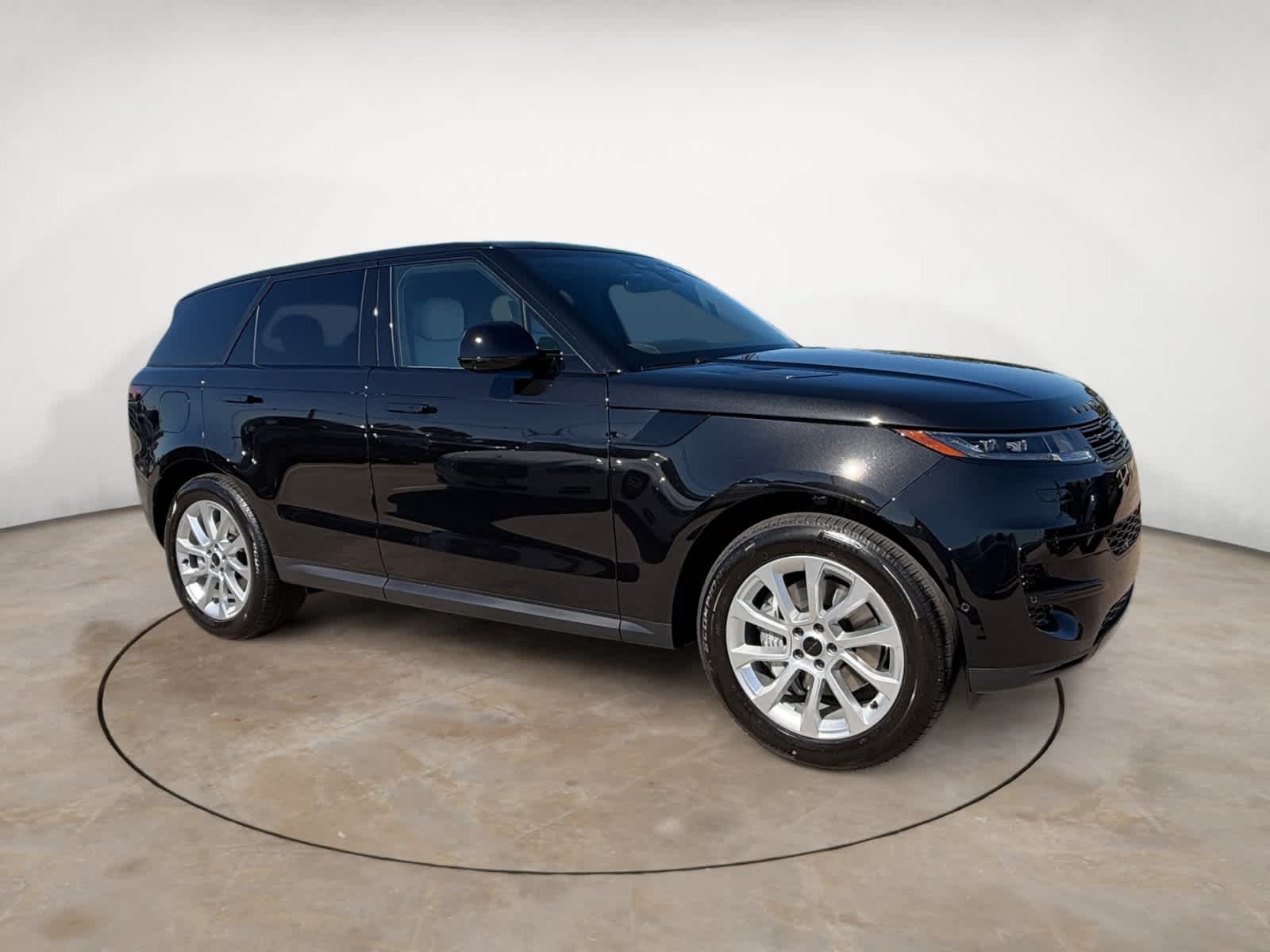 New 2027 BLK Land Rover SE image 7
