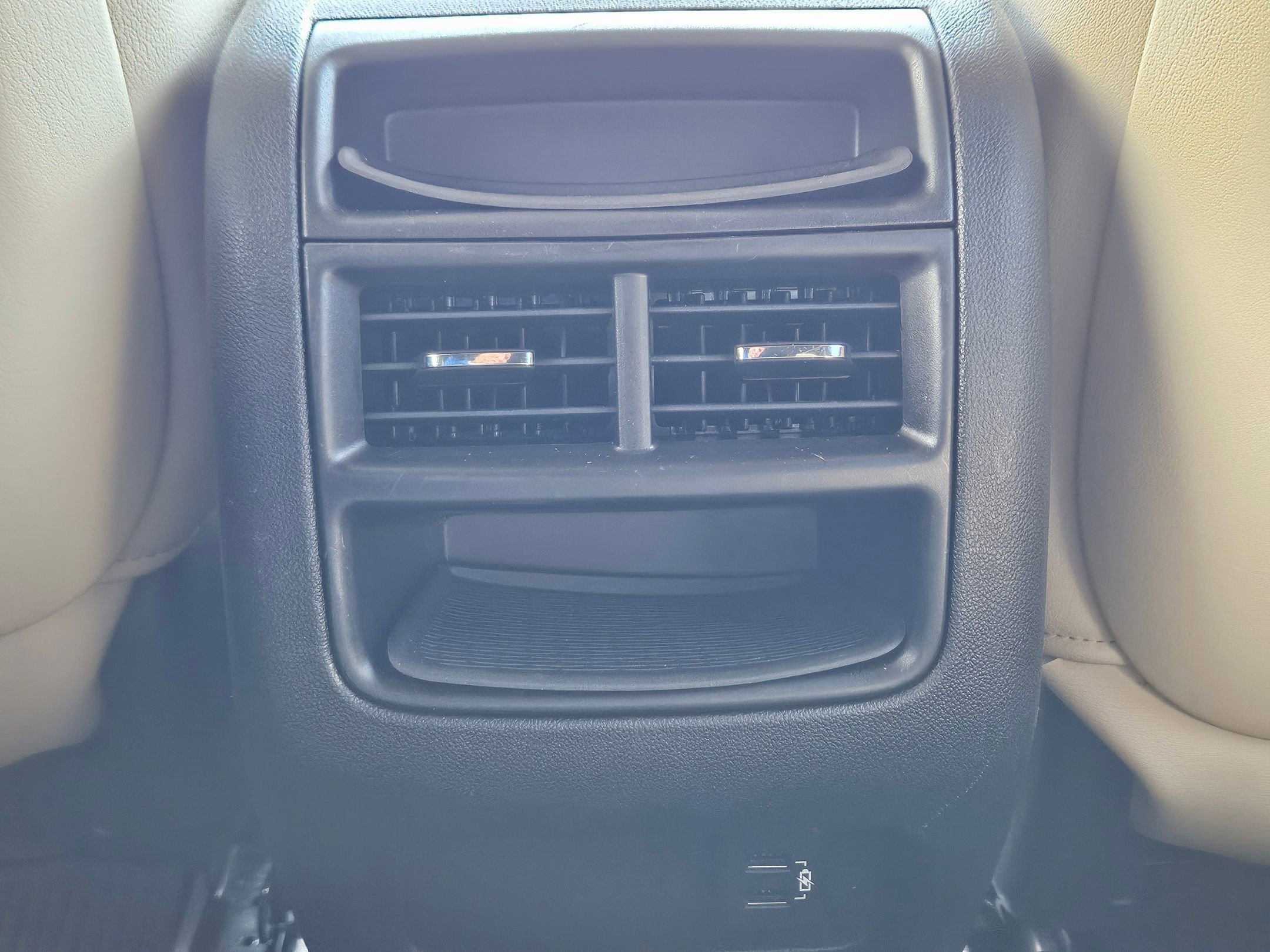 Used 2019 Crystal White Tricoat Cadillac Luxury FWD image 27