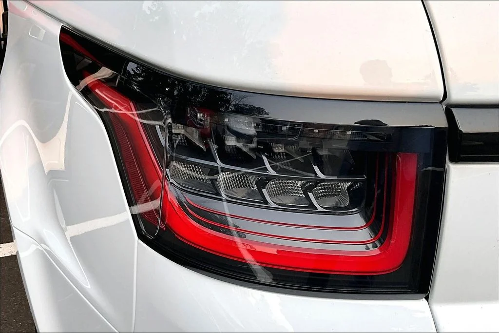 Used 2022 White Land Rover HST image 33