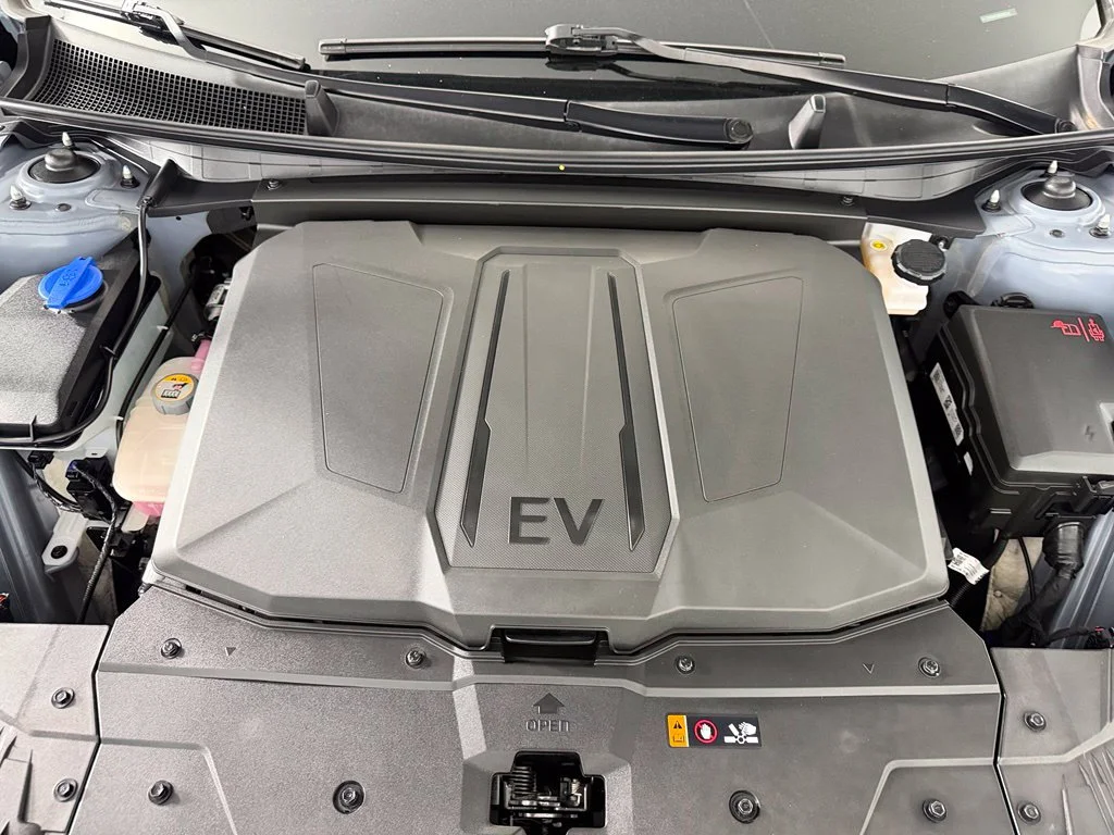 Certified Used 2025 Green Hyundai SEL image 22