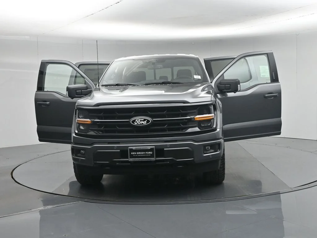 New 2026 Carbonized Gray Metallic Ford XLT image 32