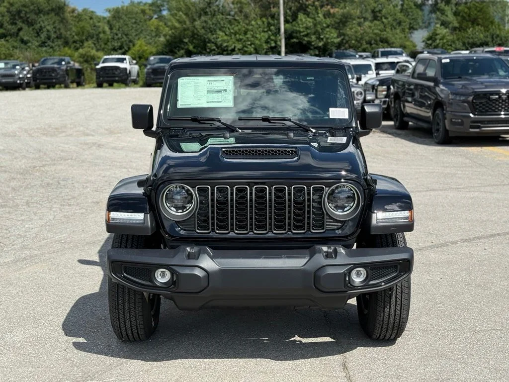 New 2026 Black Clear-Coat Exterior Paint Jeep Sport S image 3