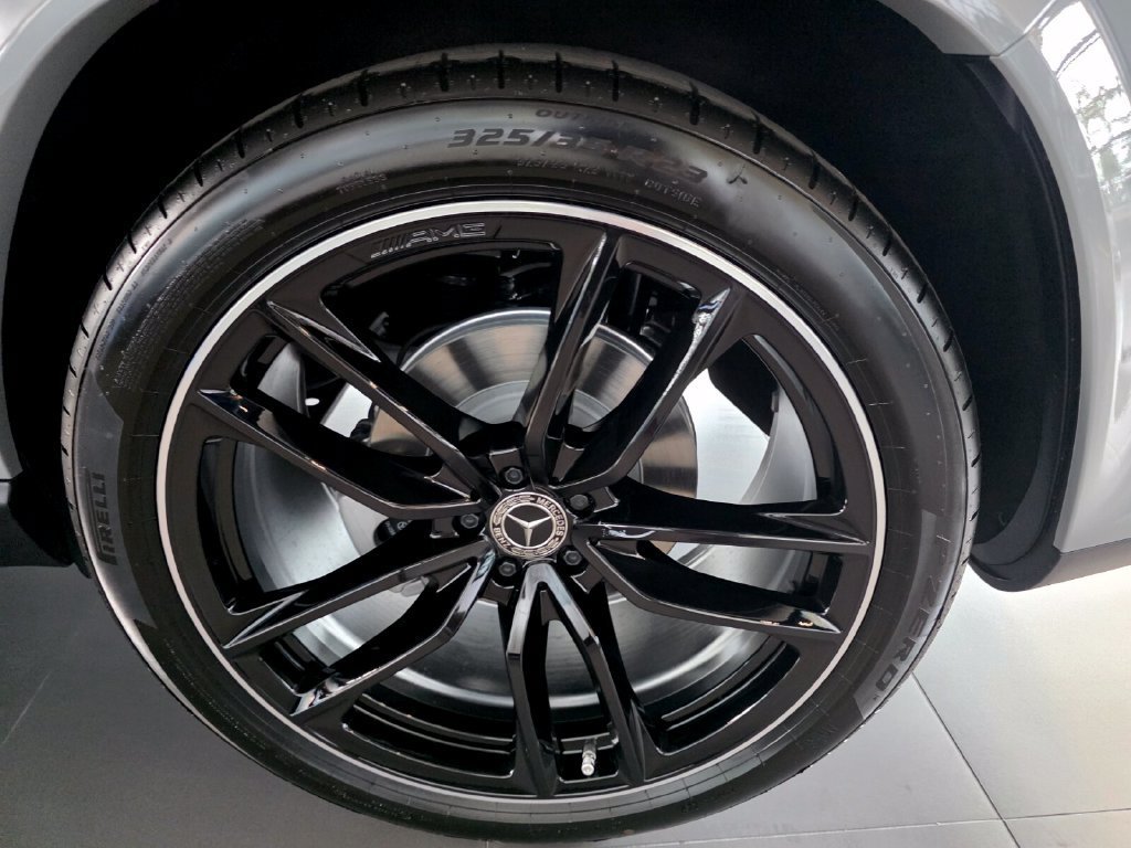 New 2027 MANUFAKTUR Alpine Grey Mercedes-Benz GLS 450 image 26