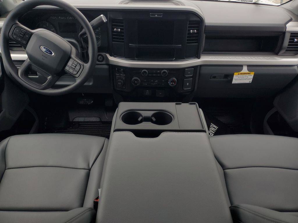 New 2025 Oxford White Ford F-350® XL image 25