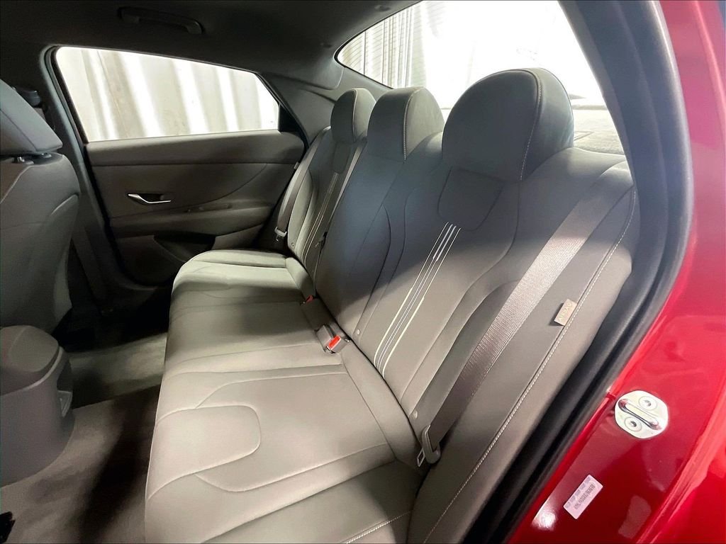 Used 2025 Red Hyundai SEL Sport image 15