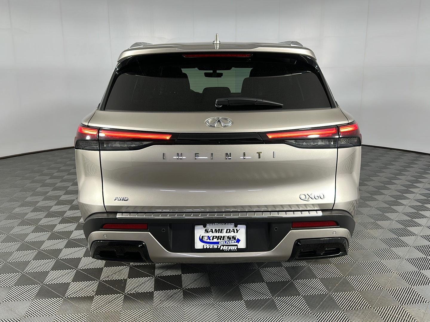 Used 2023 Warm Titanium INFINITI LUXE image 6
