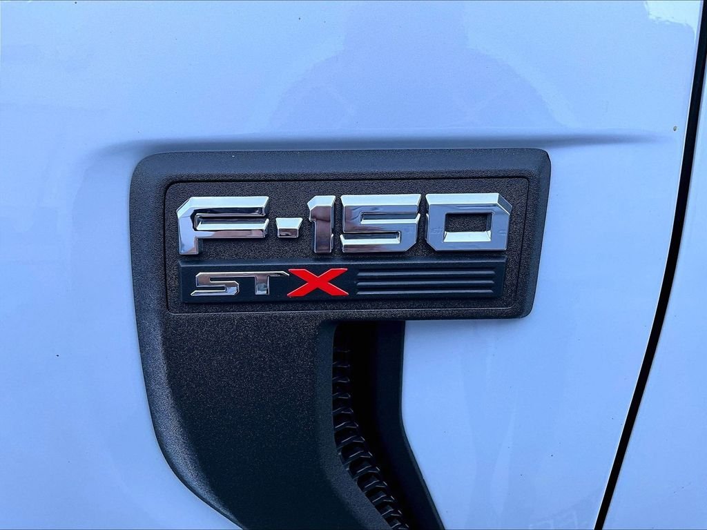 Used 2022 White Metallic Ford XL image 28