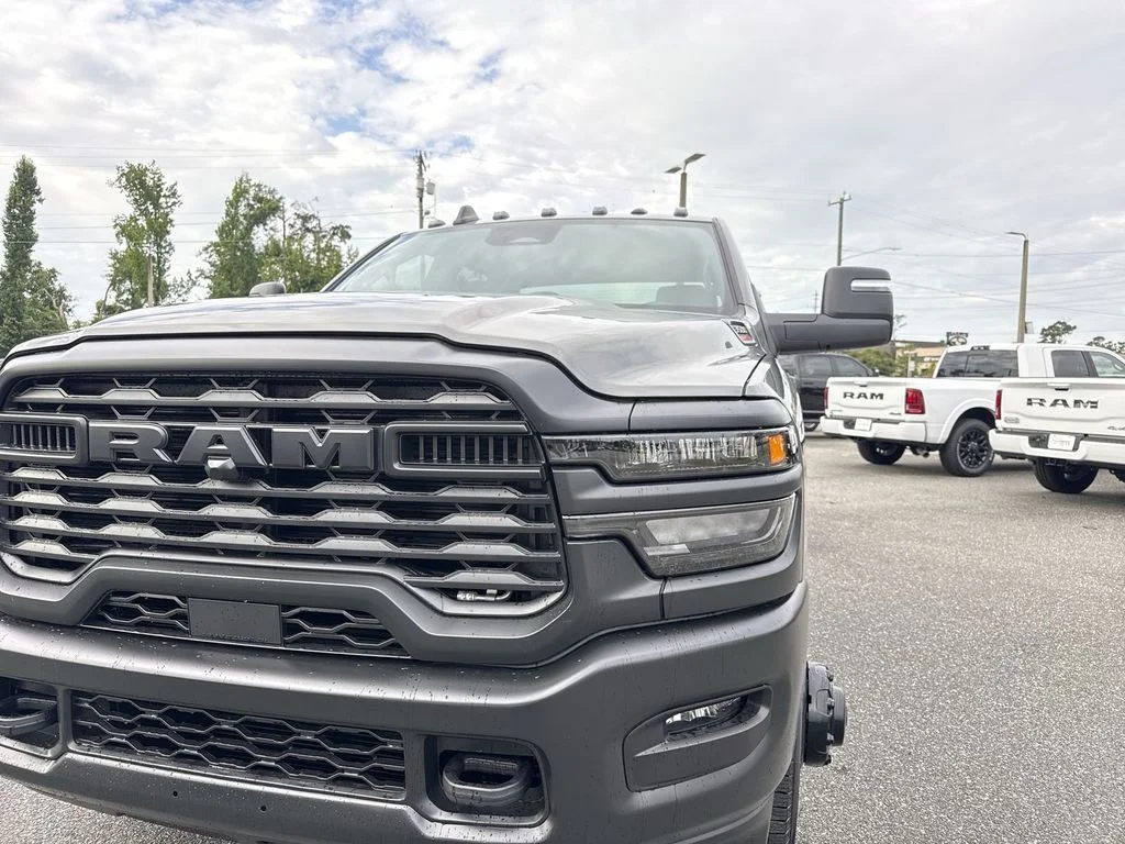 New 2026 Ceramic Gray Clear-Coat Exterior Paint RAM Tradesman image 9