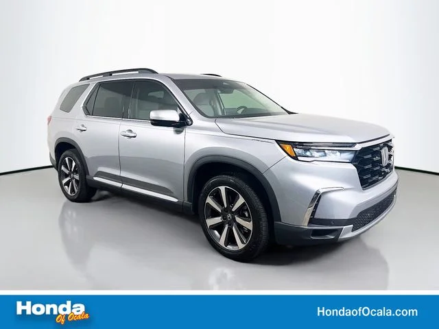 2024 Honda Pilot Touring AWD's photo