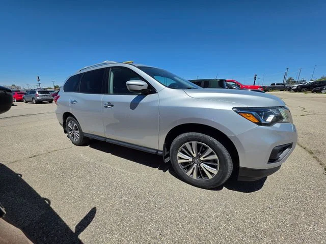 Used 2020 Brilliant Silver Metallic Nissan S image 4