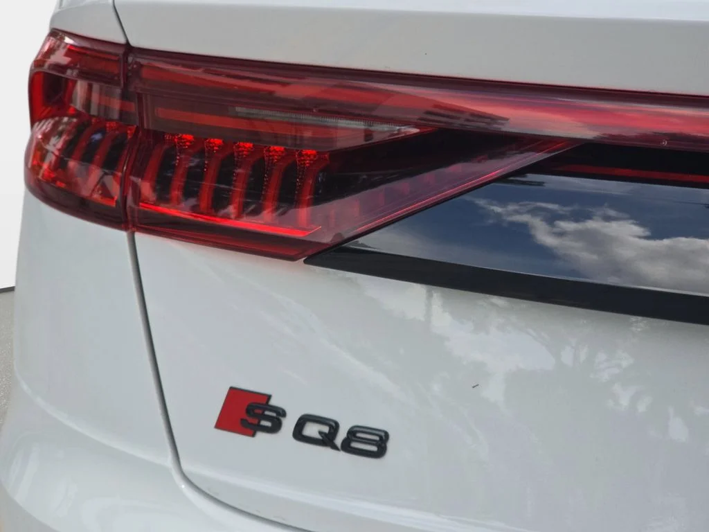 Used 2023 White Audi 4.0T Prestige image 31