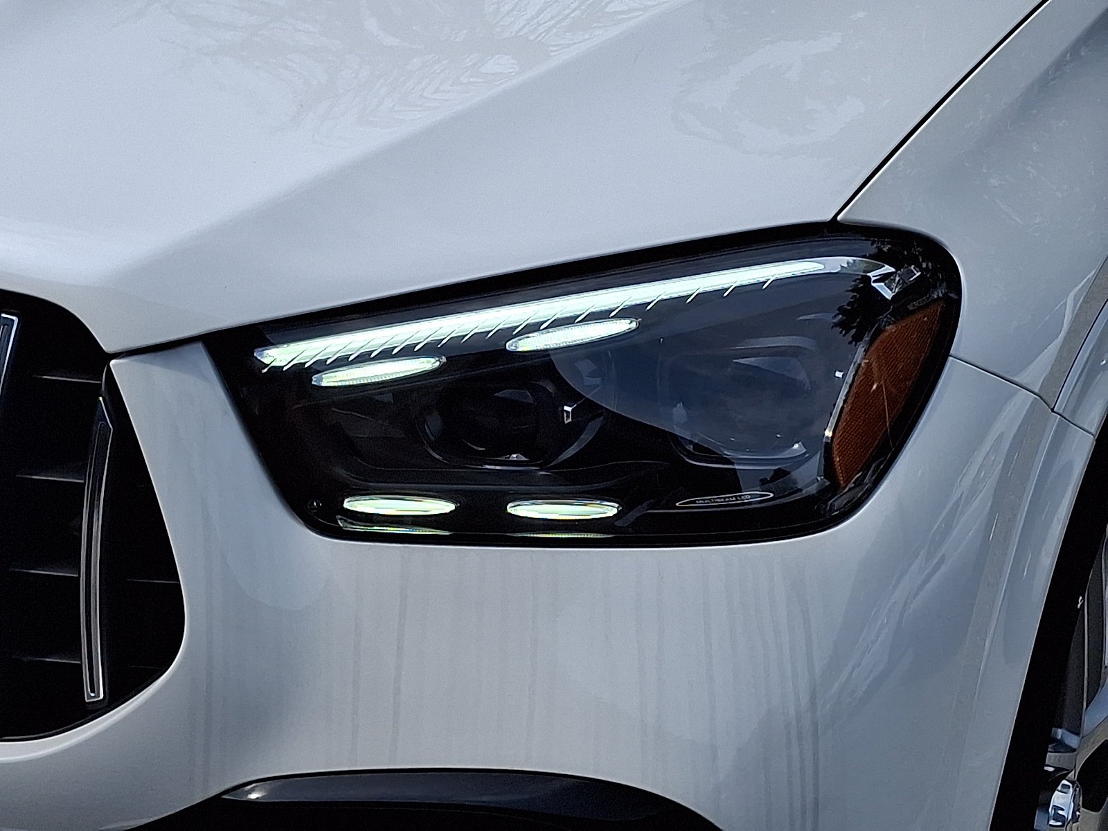 New 2026 MANUFAKTUR Moonlight White Metallic Mercedes-Benz AMG® GLE 53 4MATIC+ SUV image 31