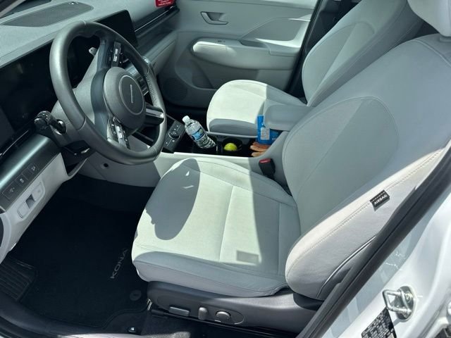 Used 2024 White Hyundai SEL image 5
