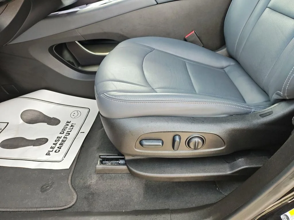Used 2024 Black Buick Essence image 19
