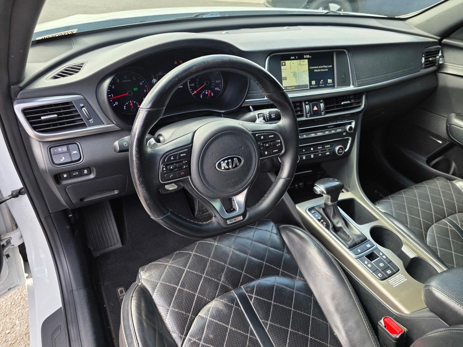 Used 2018 Snow White Pearl Kia SX image 17