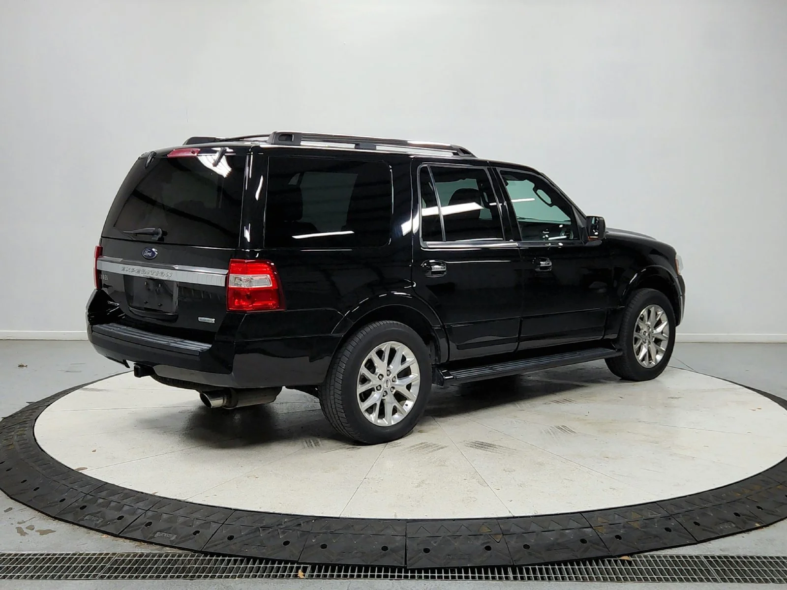 Used 2017 Black Ford Limited image 8
