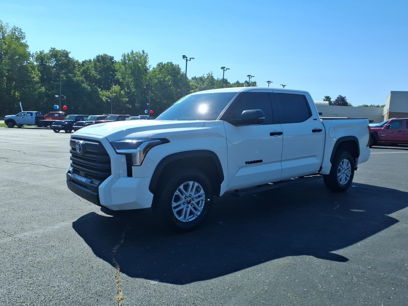 Used 2024 Ice Cap Toyota SR5 image 3