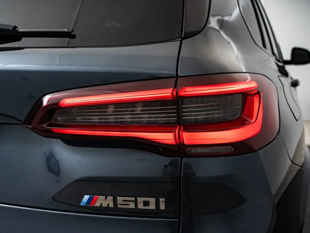 Used 2022 Arctic Gray Metallic BMW M50i image 9