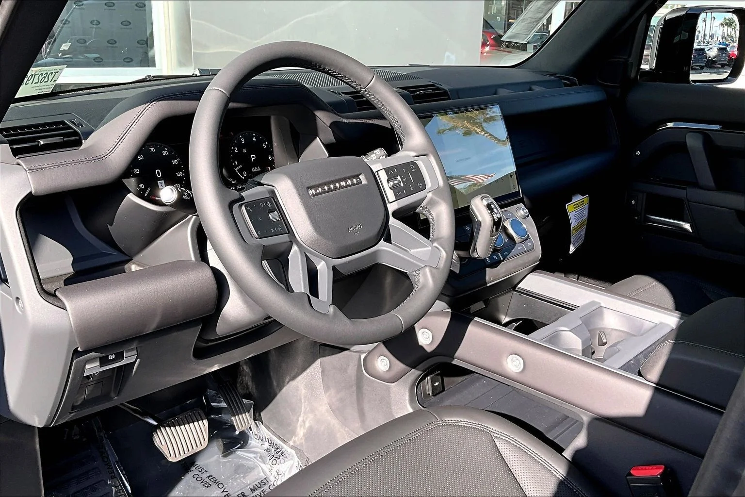 New 2026 Santorini Black Land Rover S image 6