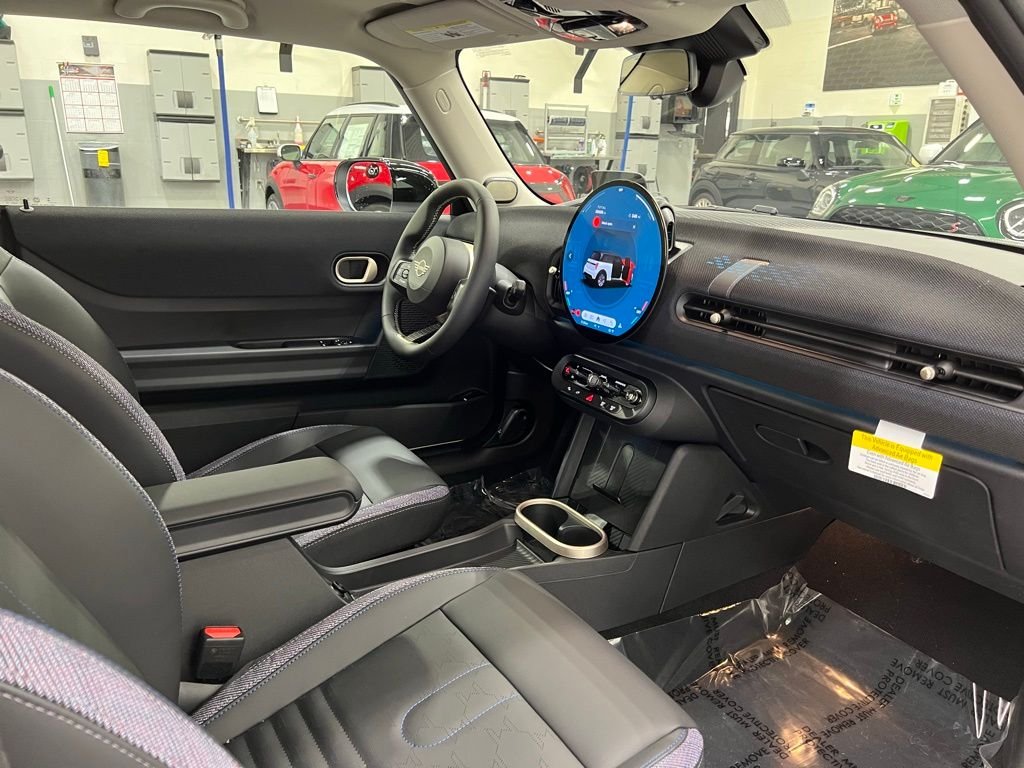 2025 MINI Hardtop 2 Door Base - Photo 23