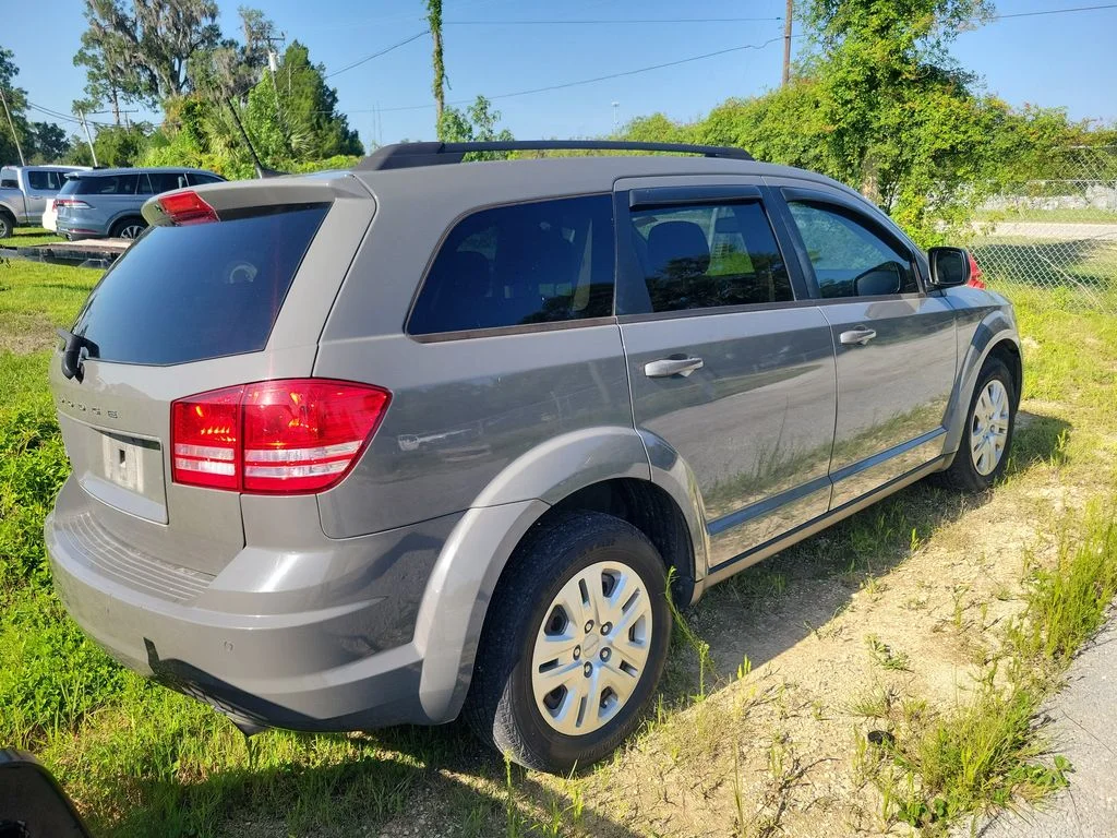 Used 2020 Gray Dodge SE image 3