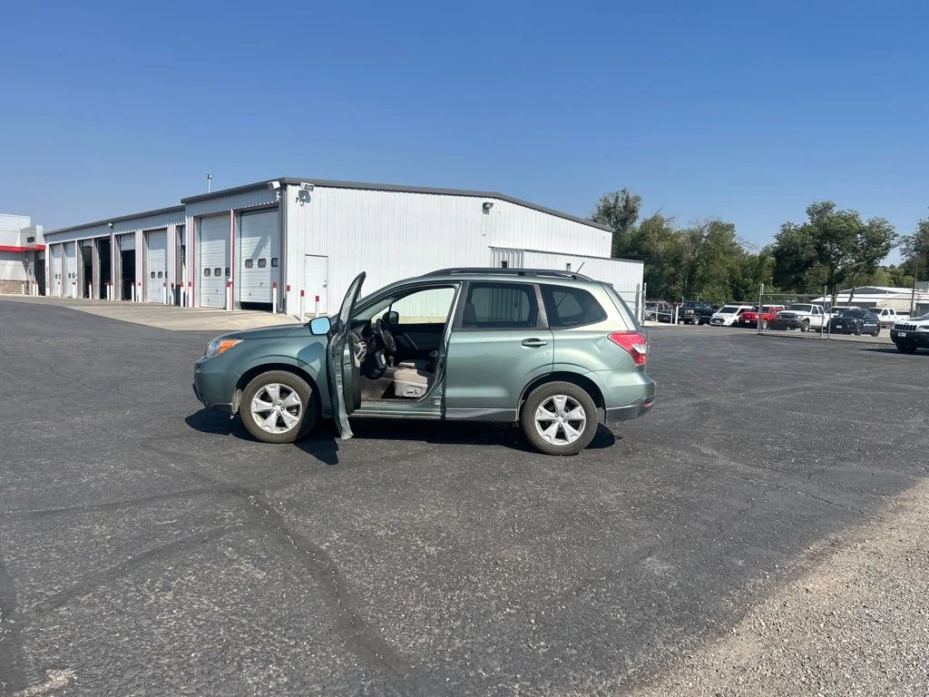 Used 2015 Green Subaru 2.5i Premium image 10