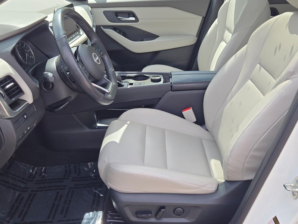 Used 2023 White Nissan SV image 21