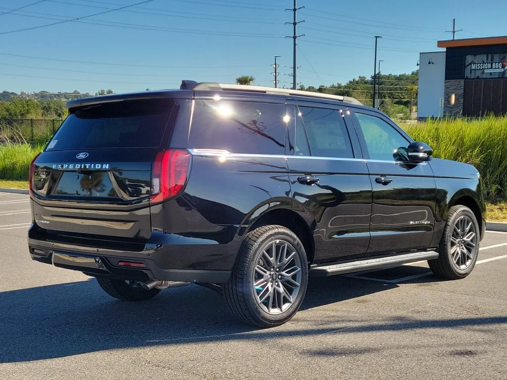 New 2027 Black Ford Platinum image 5