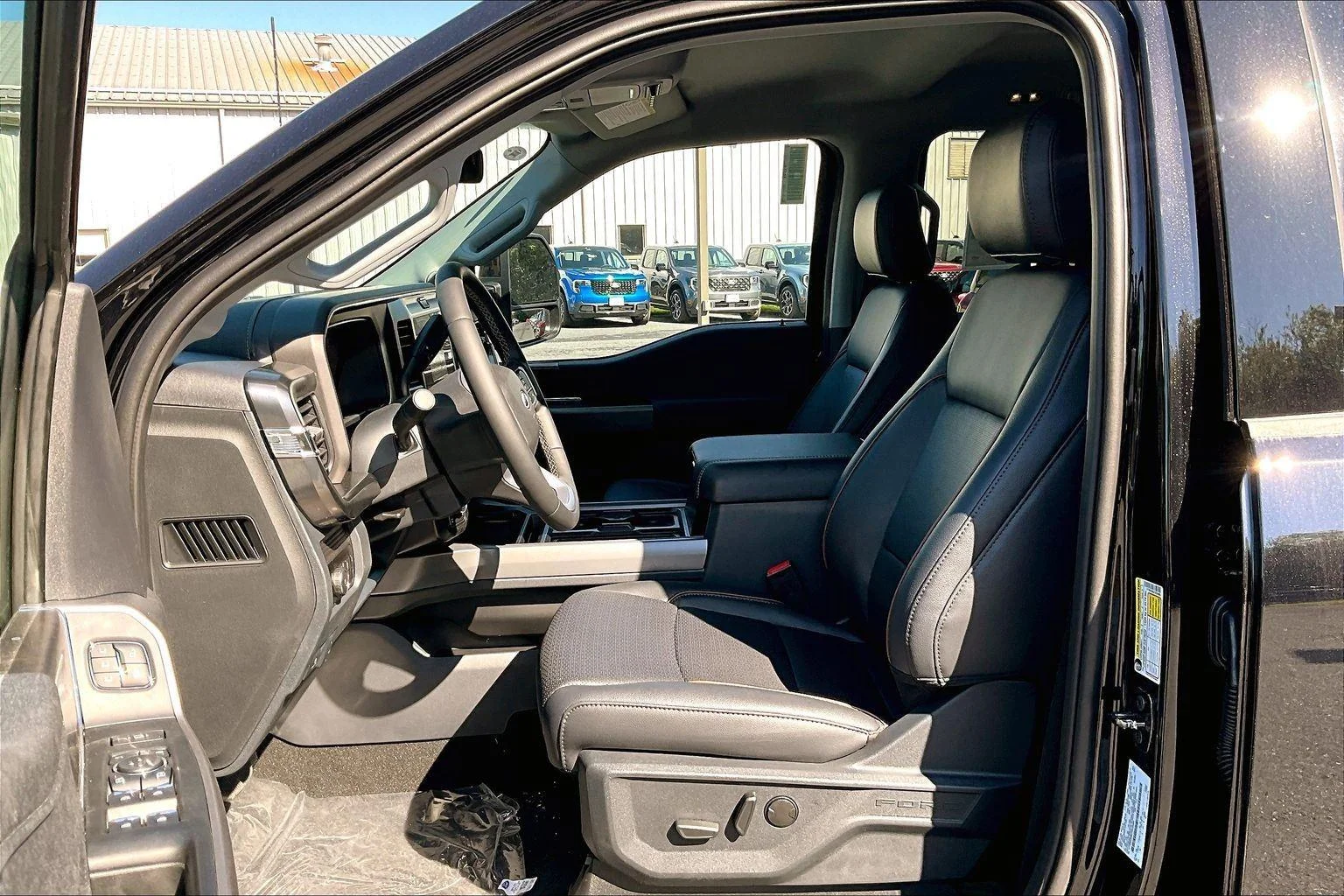 New 2026 Agate Black Metallic Ford F-250® Lariat® image 9