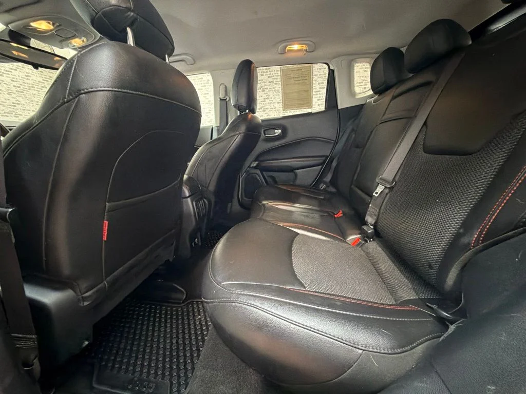 Used 2019 White Clearcoat Jeep Trailhawk image 14