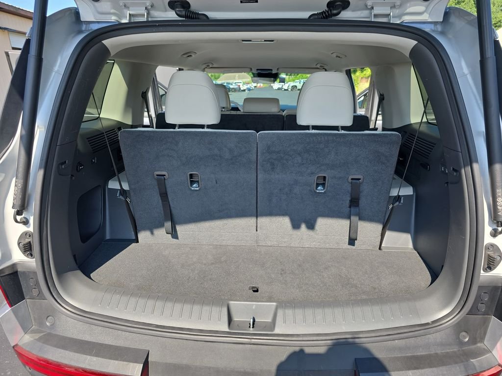 Used 2025 Silver Hyundai SEL image 14