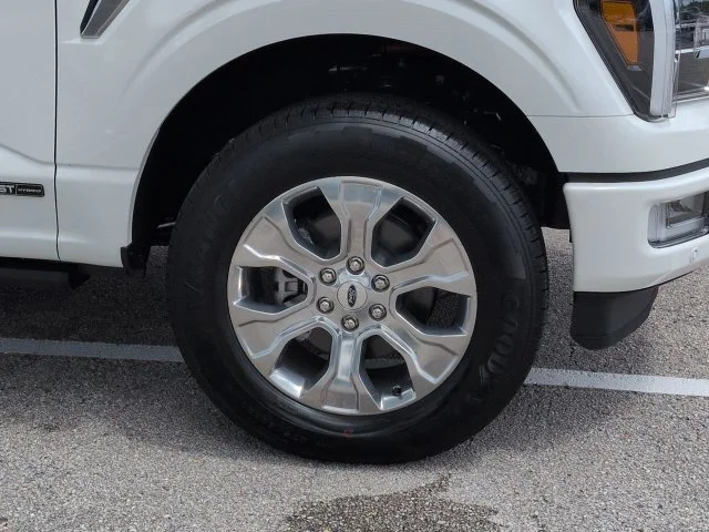 New 2026 Star White Metallic Tri-Coat Ford Platinum® image 11